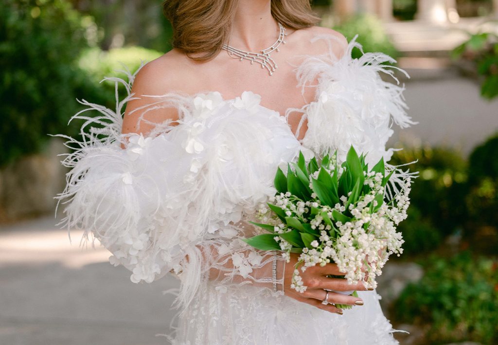 The symbolism behind bride bouquets: Flowers and Meanings