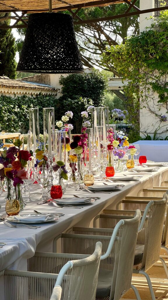 Floral decor ideas for outdoor dinner parties